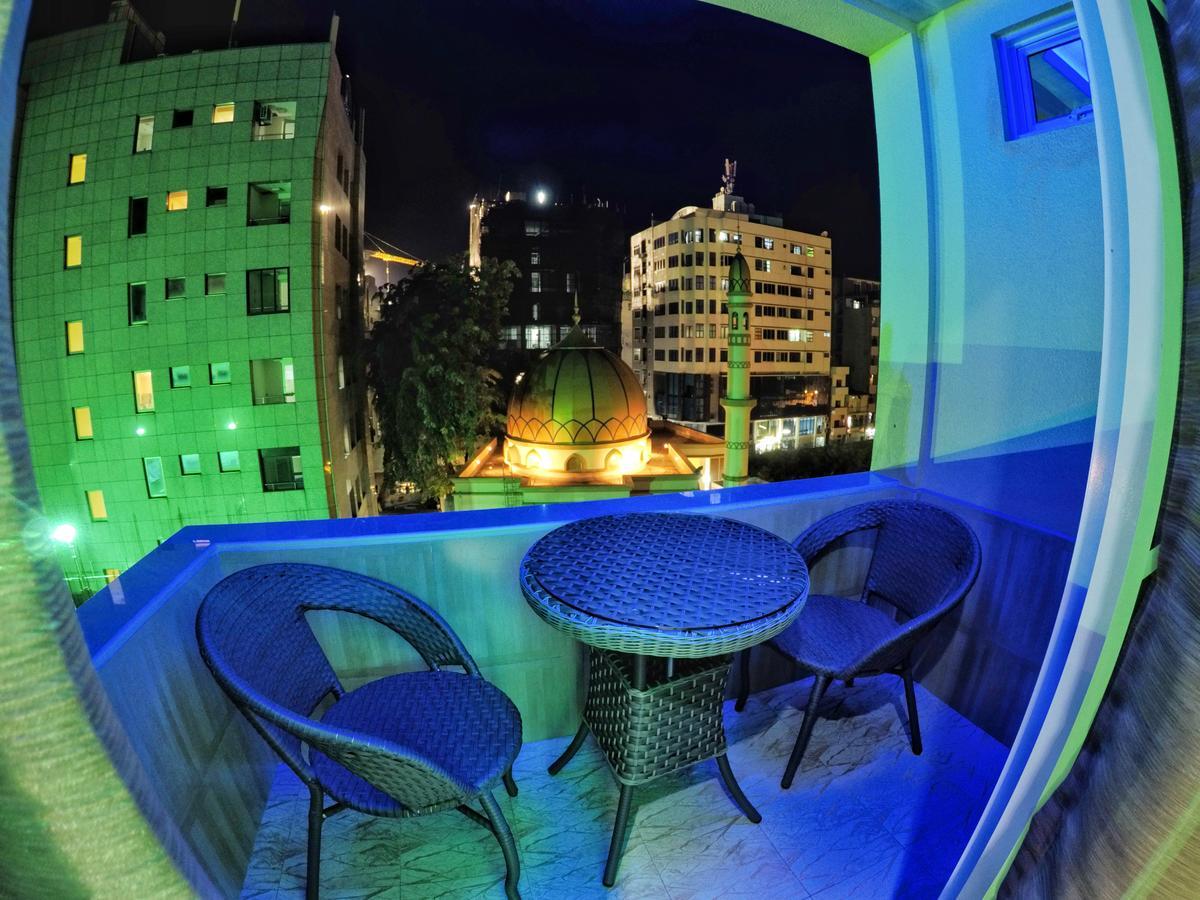 Six In One Hotel Malé Kültér fotó